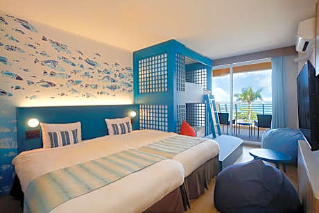 Standard room ( 2 Single beds+ Bunk beds ) with Terrace 30㎡ - Main Building