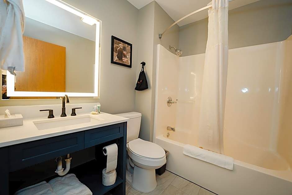 AmericInn by Wyndham Tomahawk