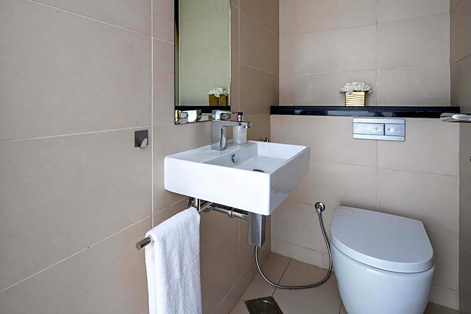 Frank Porter - Silverene Tower B