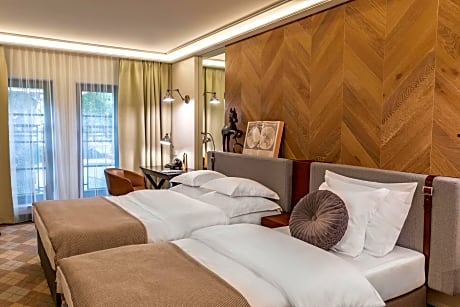 Triple Room (1 Twin Bed and 1 Queen Bed)