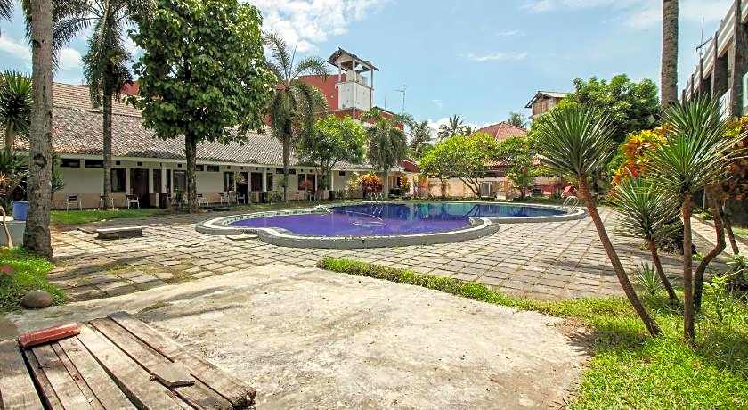 RedDoorz Plus @ Hotel Sofia Pangandaran