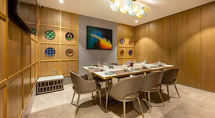 Express Inn The Business Luxury Hotel