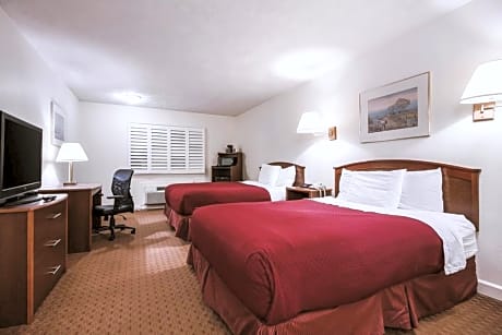 Deluxe Queen Room with Two Queen Beds