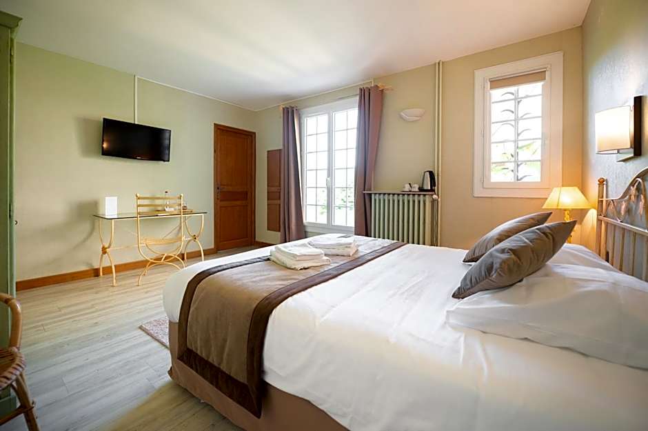 Logis Hotels - Hotel Restaurant Domaine Les Falaises