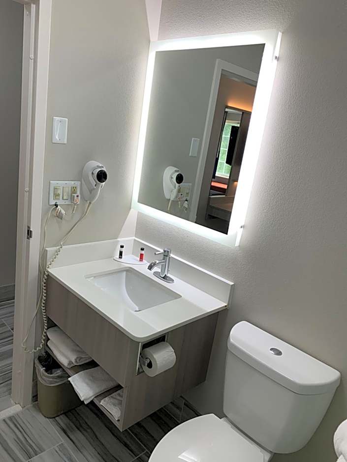 Microtel Inn & Suites by Wyndham Charlotte Airport