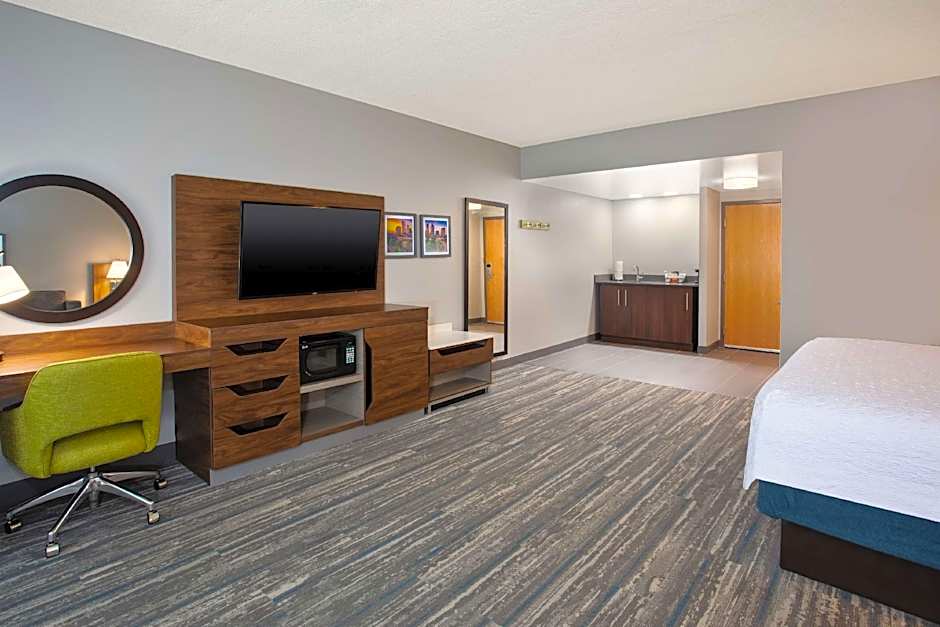 Photo 1 of 4 of Studio 1 King Bed, Mobility Accessible, Bathtub
