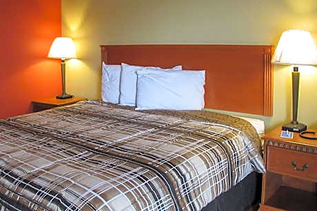 1 King Bed, Nonsmoking