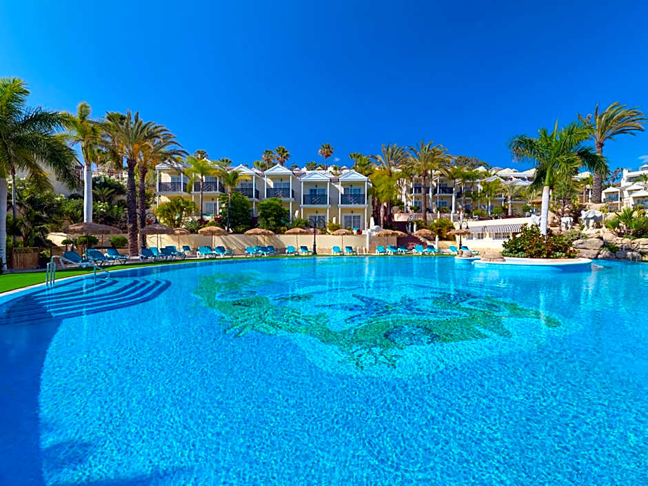 Photo 1 of 44 of Gran Oasis Resort