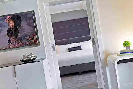 One-Bedroom Premium King Suite with Sofa Bed