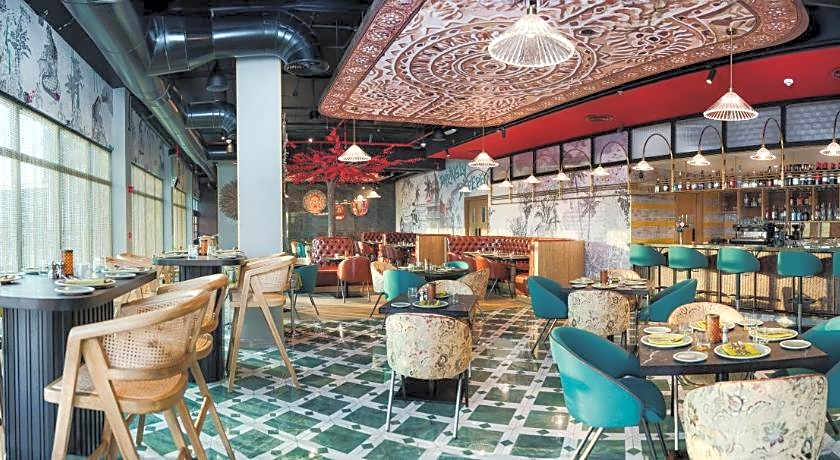 Movenpick Hotel Jumeirah Lakes Towers