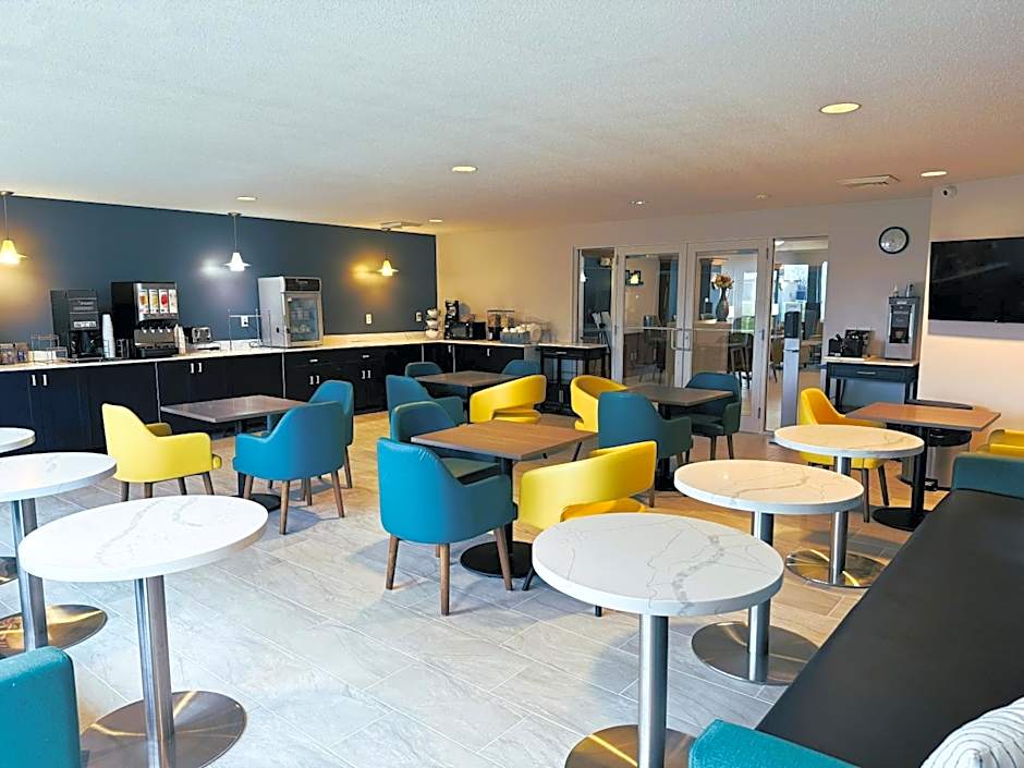 Comfort Inn & Suites Sheboygan I-43