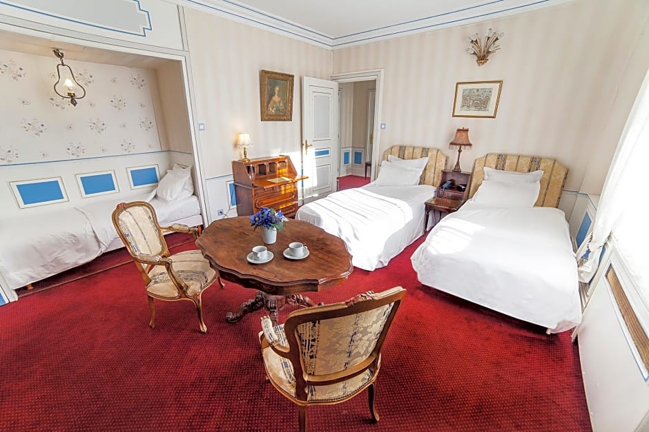 Photo 1 of 2 of 3 Single Beds