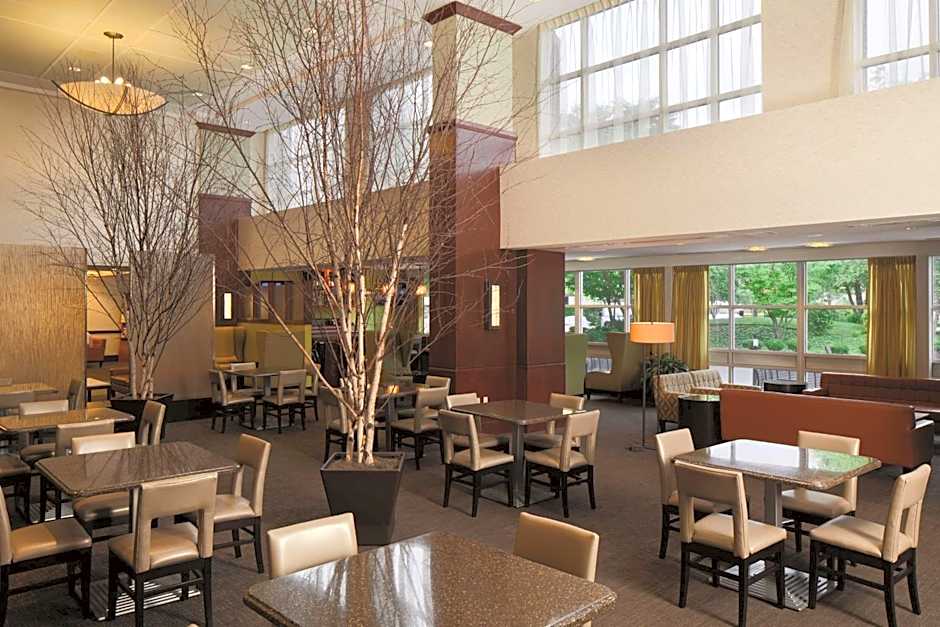 DoubleTree by Hilton Boston Bayside