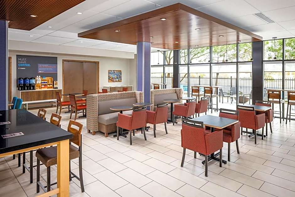 Holiday Inn Express & Suites Phoenix West - Buckeye By IHG