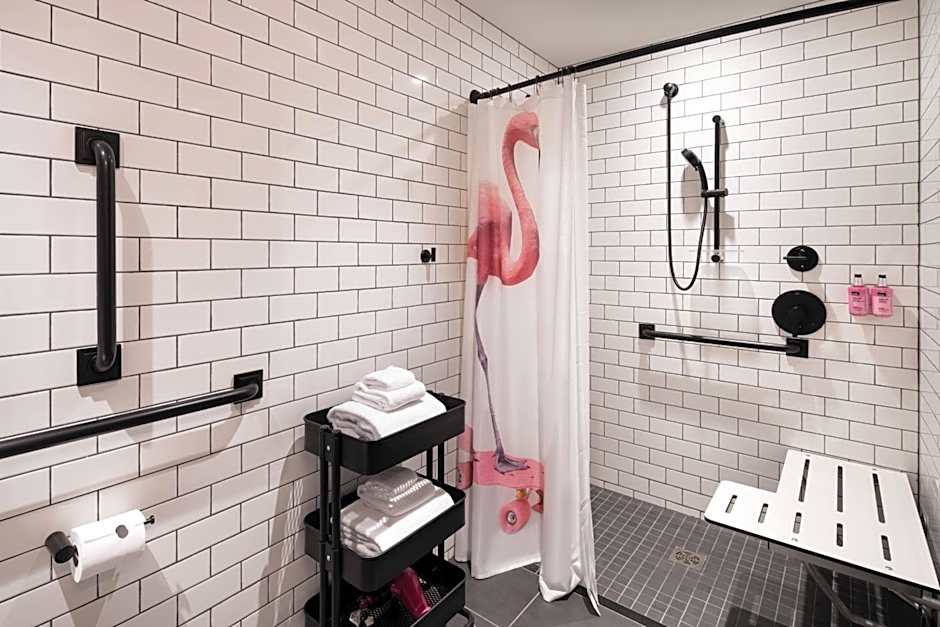 Moxy by Marriott Seattle Downtown