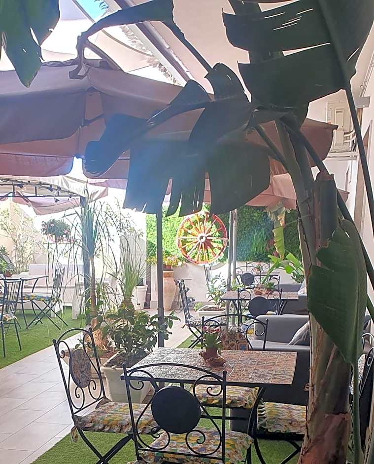 "La città delle 100 sculture" B&B BcenS con parcheggio privato e trasfert H24 - Belpasso - Etna -