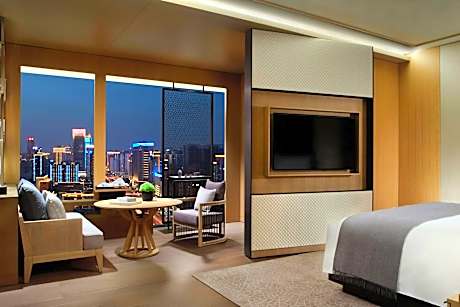 Large King Room with City View