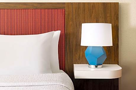 King Room with Sofa Bed and Study - Non-Smoking