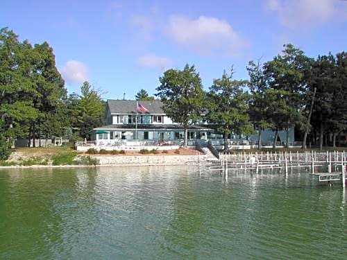 Churchill Pointe Inn