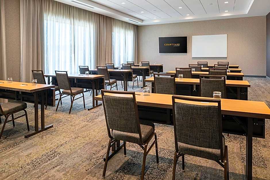 Courtyard by Marriott Petaluma Sonoma County