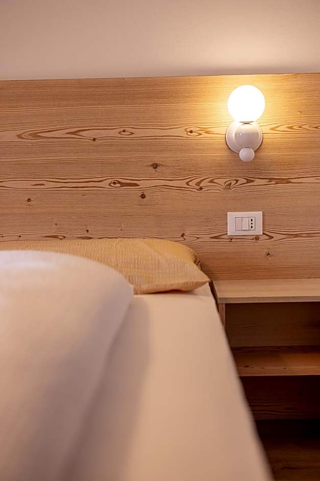 SAN PIETRO DOLOMITI Small Budget Hotel