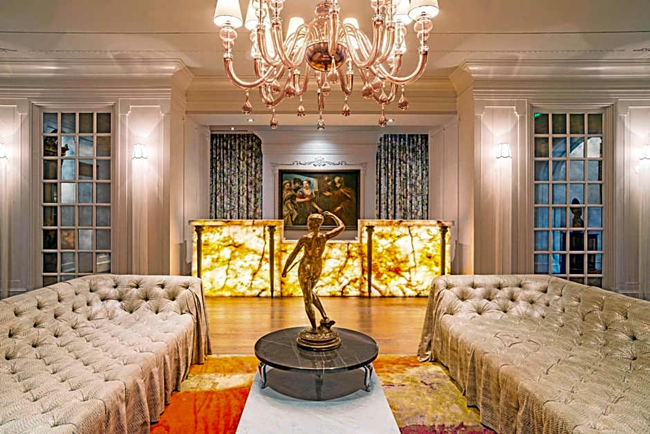 Grand Bohemian Charleston, Autograph Collection