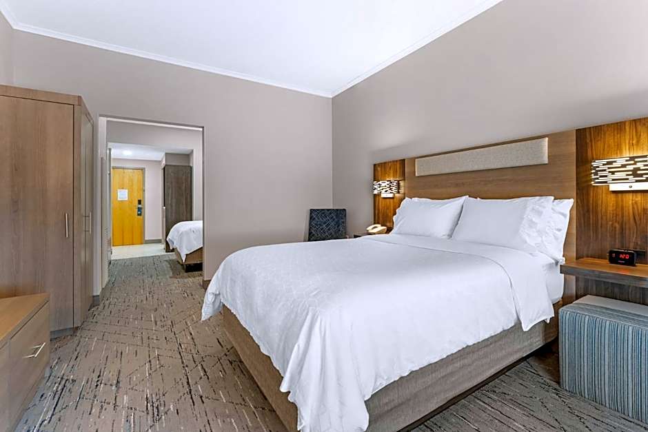 Holiday Inn Express Breezewood By IHG