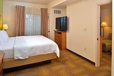 1 Bedroom Suite Communications Accessible