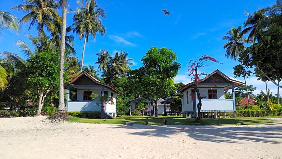 New Raya - Nias Beach Bungalows