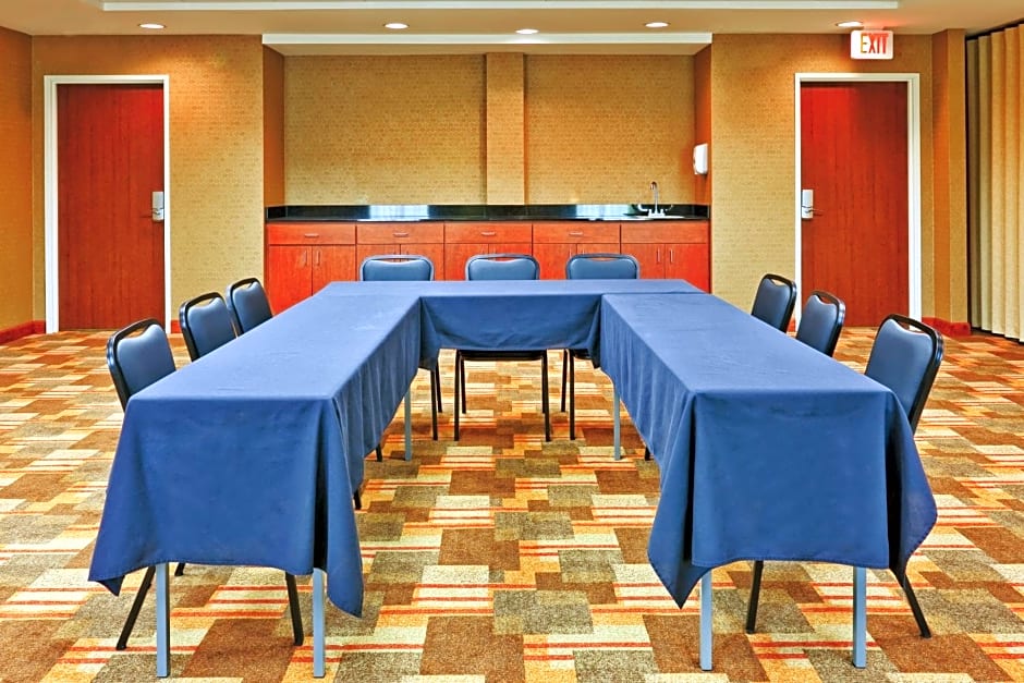 Holiday Inn Express Hotel & Suites Memphis/Germantown, an IHG Hotel
