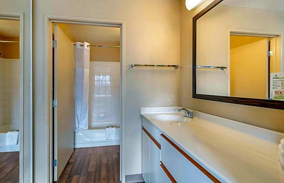 Extended Stay America Select Suites - Chicago - Westmont - Oak Brook