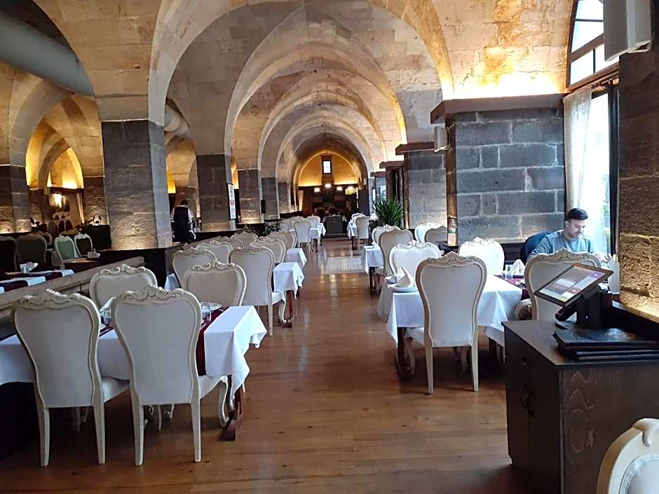 Bayazhan Hotel ve Restaurant