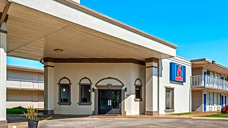 Motel 6 Hammond, LA - I 12 - I 55