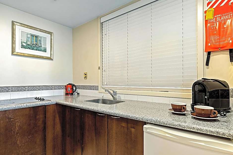 Hotel Elms Christchurch, an Ascend Collection Hotel