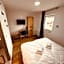 PJ Hotel Cerklje - 5min to Airport - Free Parking