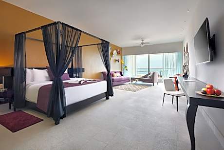 Ocean Front Suite