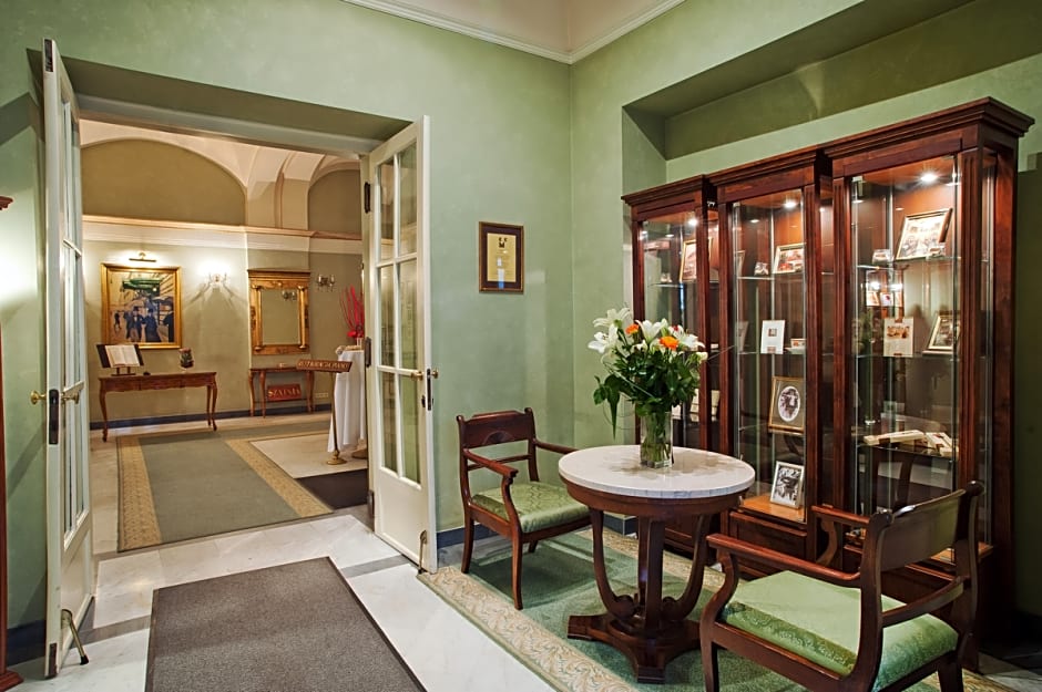 Grand Hotel