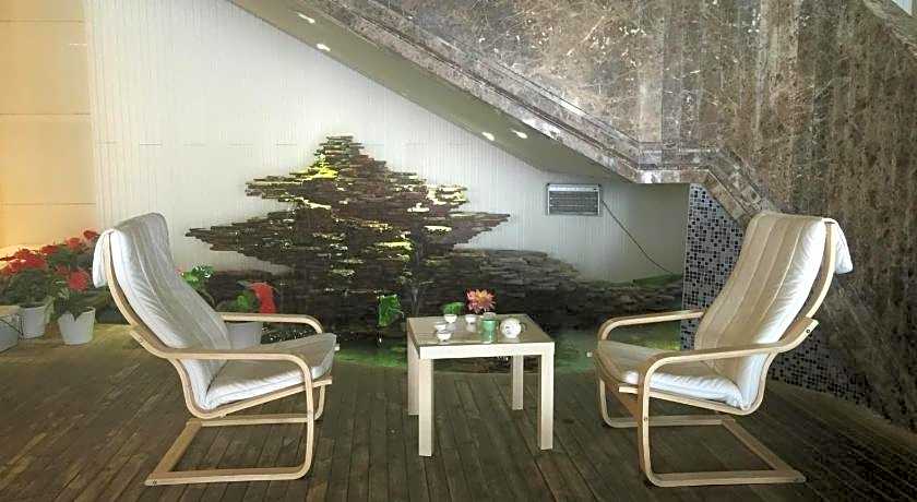 7 Days Premium Panjin Pedestrian Street Passenger Station