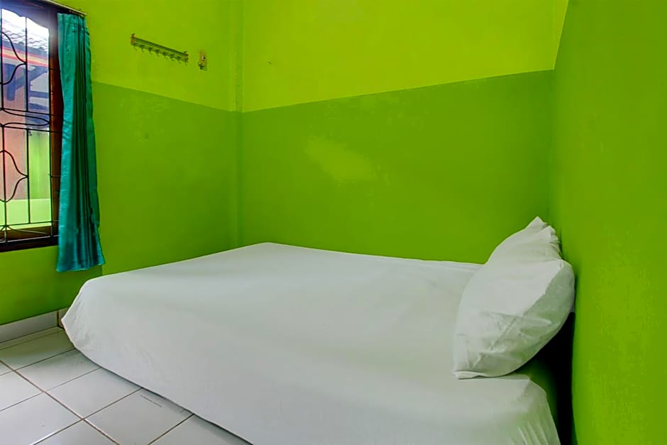 OYO Life 92829 Kos Insan Madani