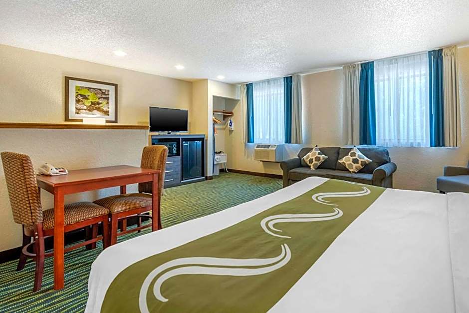 Quality Inn & Suites Leesburg Chain of Lakes