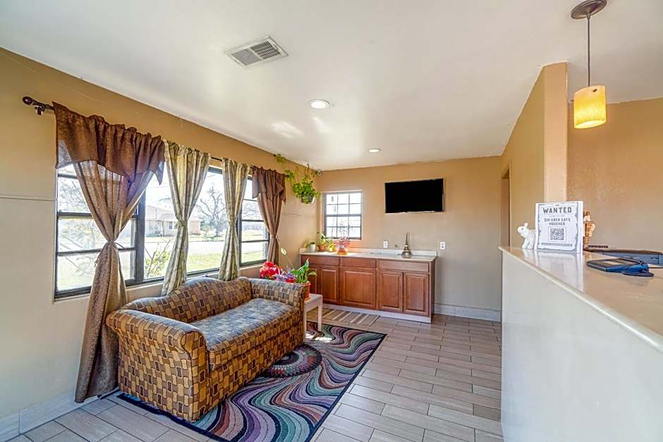 OYO Hotel Beeville -US 181