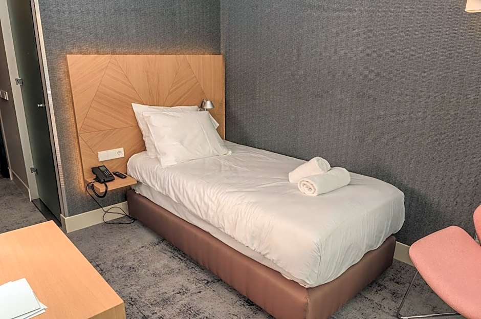 Amadi Panorama Hotel