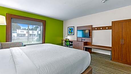 Standard King Room - Communications Accessible