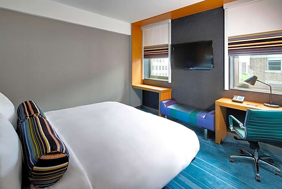 Photo 1 of 5 of 1 King Bed, Hearing/Mobility Accessible, Roll in Shower
