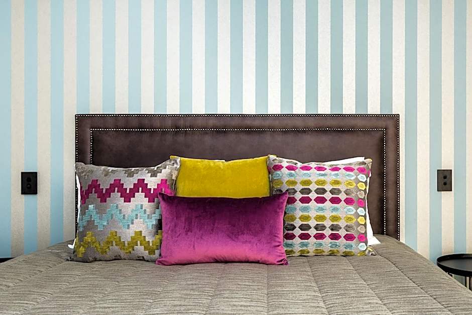 Pebble Beach Motor Inn