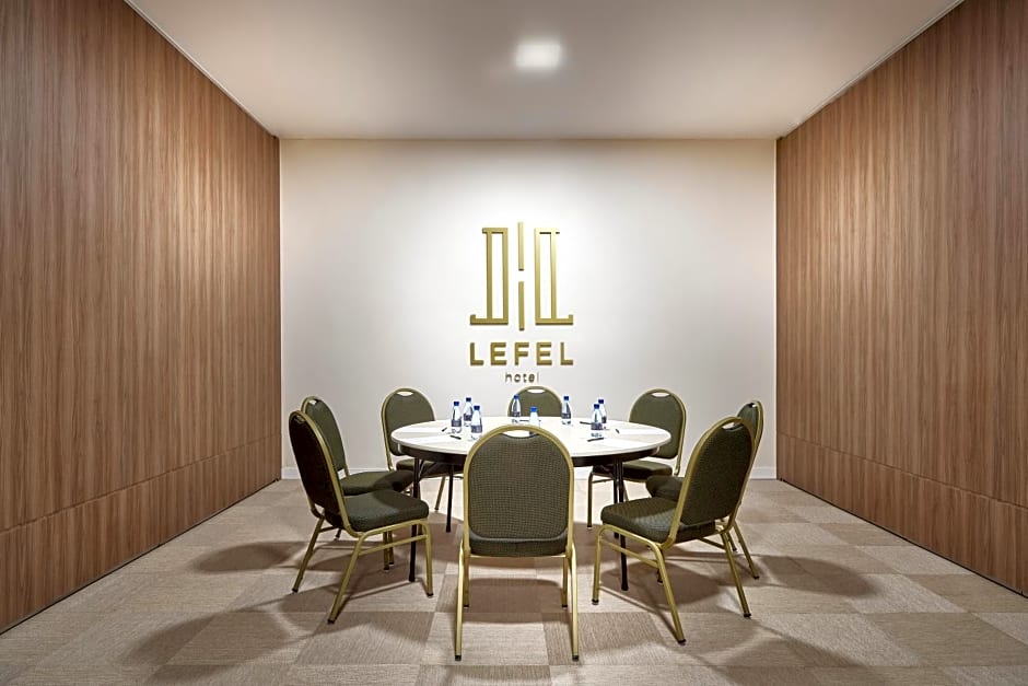 Lefel Hotel