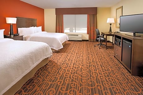 2 Queens Mobility/Hearing Access Tub Nosmok