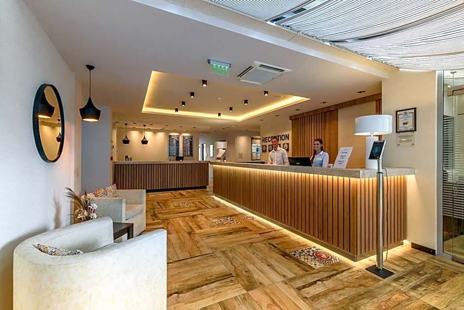 Lion Sunny Beach Hotel