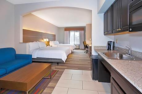 One-Bedroom Suite with King Bed Mobility Access Tub - Non-Smoking