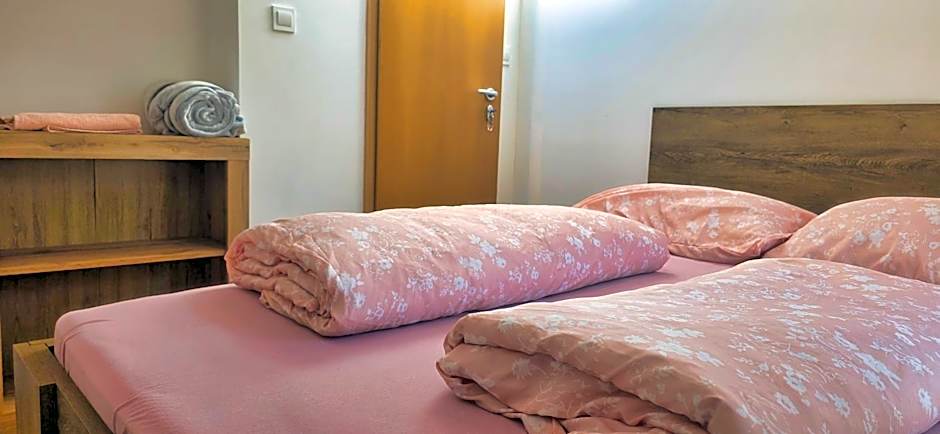 Bled Lesce station rooms and depo